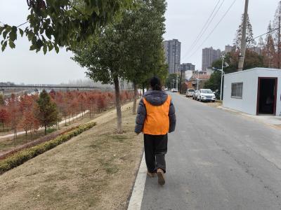 应城市城中街道古城台社区：开展秸秆禁烧志愿巡查服务活动守护河道生态