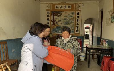 应城市妇联春节前慰问困境妇女儿童家庭