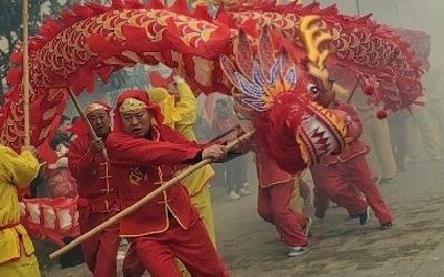 澴川夜放花千树 龙腾狮舞动九霄