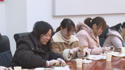 应城市文化和旅游局举行“非遗贺新春 漆彩过大年”大漆打磨体验活动