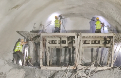 聚力建支点 夺取开门红丨宜兴高铁凌晨复工，铆足干劲开好局