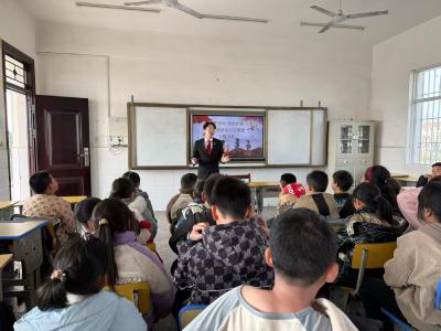 应城市城北白杨小学开展法治教育进校园活动