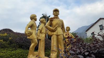 宜昌兴山“活雷锋”：让雷锋精神代代相传