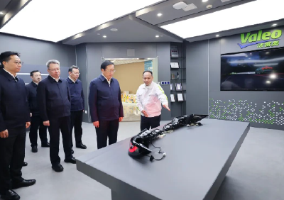 王忠林在武汉经开区调研汽车产业发展时强调 壮龙头 强链条 优环境 推动“中国车谷”加速迈向“世界车谷”