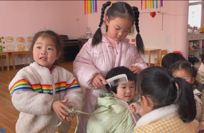 应城市实验幼儿园让“雷锋精神”进驻萌宝“心田”