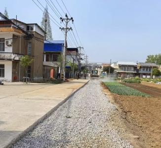 窄路变宽途  路宽心更宽