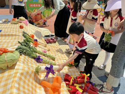 书香换蔬香   童心悦墨香   应城经济开发区中心幼儿园举行阅读沙龙活动