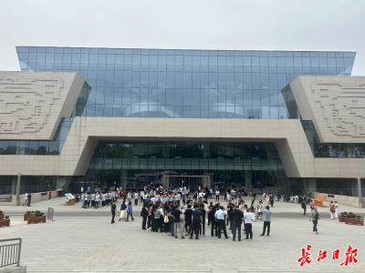 历史为根、红色铸魂，长江文脉激活武汉文旅