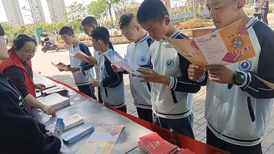 应城市开展“全民国家安全教育 走深走实十周年”主题宣传活动
