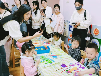 应城幼师代表走进实验幼儿园观摩交流