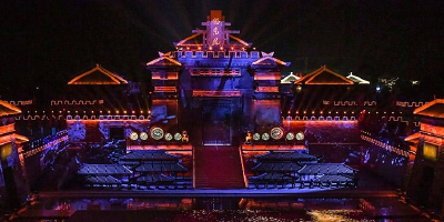 全球首部沉浸式三国实景剧《赤壁·借东风》震撼首演！