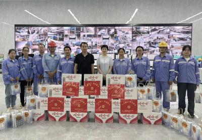 应城市总工会慰问一线工人  传递“娘家人”关怀支持