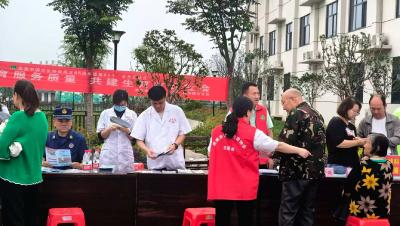 应城市杨岭镇计生协集中开展“5.29会员活动日”宣传服务活动