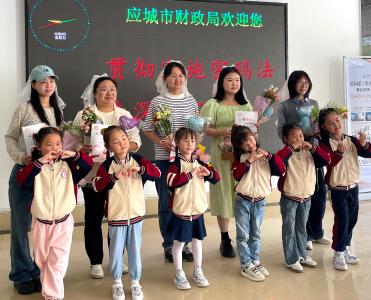 应城“爱心妈妈”收到暖心节日礼物