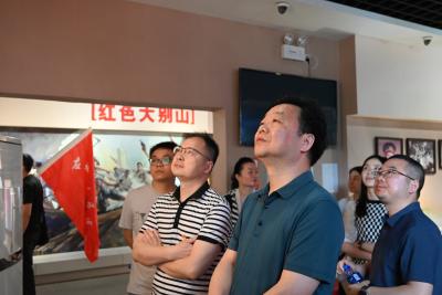应城市人民医院赴孝昌县开展红色教育活动