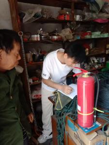 应城市杨岭镇开展消防安全拉网式排查活动
