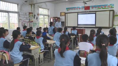 董剑锋：扎根教坛廿八载    桃李春风润桑梓
