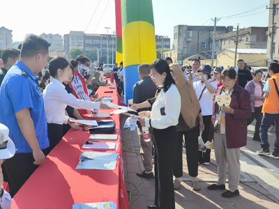 应城市燃气事业服务中心联合企业开展防灾减灾日主题宣传