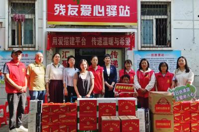 应城：群团携手进驿站 助残普法送温暖