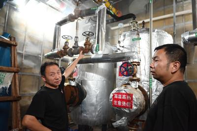 应城市人民医院凌晨抢修护平安