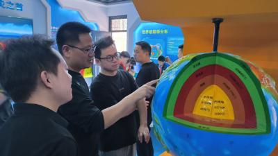 应城市应急管理局开展防震减灾知识进机关活动