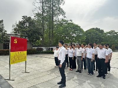 应城移动组织党员团员到红色基地学习