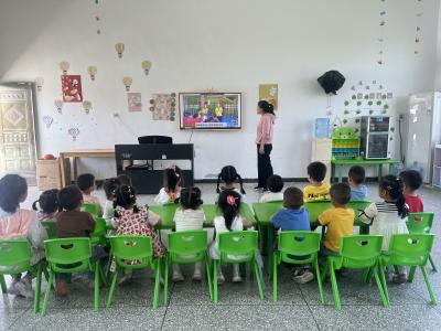 应城市陈河镇人和幼儿园举行“防灾童行，安全入心”防灾减灾日安全教育活动