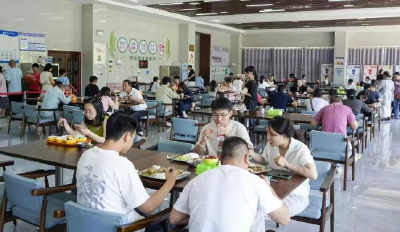 “五一”假期！赤壁市政府食堂火遍全网