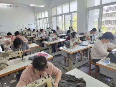 应城市劳动就业训练中心：“五厂连探”企业行 缝纫学员逐梦新职场