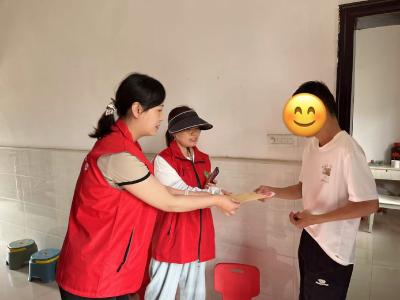 应城市义和镇：“慰问+宣讲”双管齐下 情暖特殊家庭