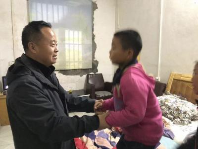 应城市城北白杨小学联动织密学生防溺水安全网