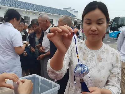 科技关怀暖民心   孝感科协湖北职院联合送医送药到应城