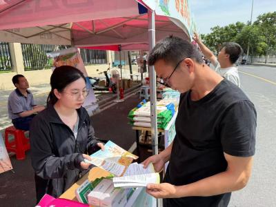 应城市发展和改革局多措并举 唱响“人才兴粮 科技储粮”主旋律