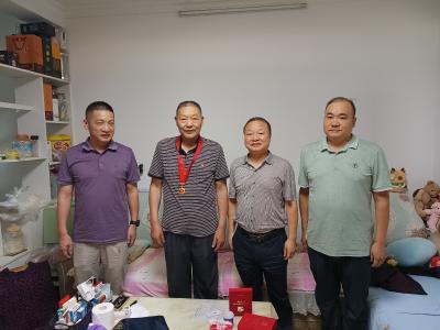 湖北蒲昇交通建设集团公司：“七一”暖心慰问    传递组织温情