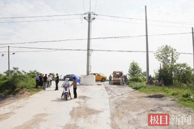 应城：检察监督拔除“拦路虎”     占道电线杆“让路”了
