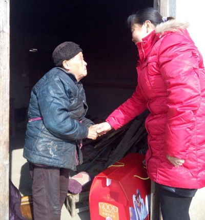 市妇联“情系贫困 幸福关爱”活动走进陈店