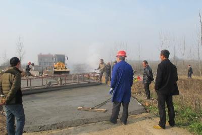 棠棣镇精准扶贫路建设工程开工