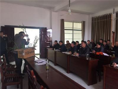雷公农技服务中心扎实抓好“一喷三防”工作