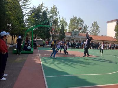 王义贞初中开展球类综合运动会