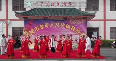 市老人文化体育协会走进烟店
