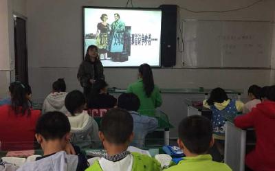 南城中心学校关爱新教师成长