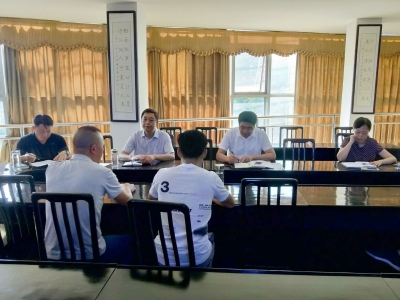 市总工会召开驻村扶贫工作 半年总结会