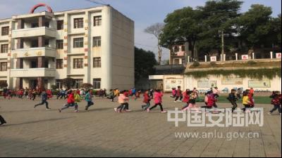 洑水镇中心小学：疏散演练 警钟常鸣