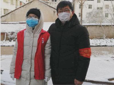 上阵“父女兵” 一线战疫情