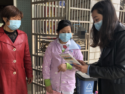 安陆市133名贫困学生获赠平板电脑和流量