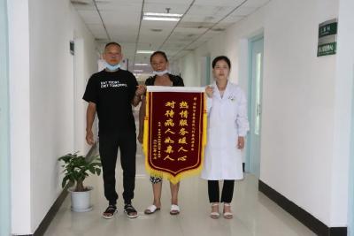 热情服务暖人心 青年医生获点赞