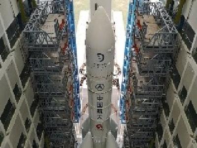 “长五”送“嫦五”，出征！