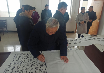 安陆市老年书法家协会赵棚分会开展笔会活动