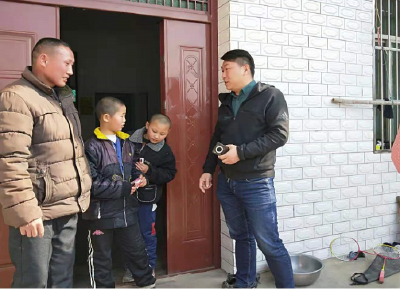父母没有回家 关爱仍在身边