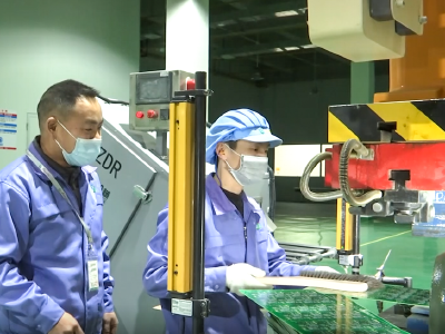 安陆：金禄电子满负荷生产赢得“开门红”